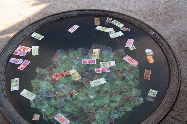 Mao, Underwater